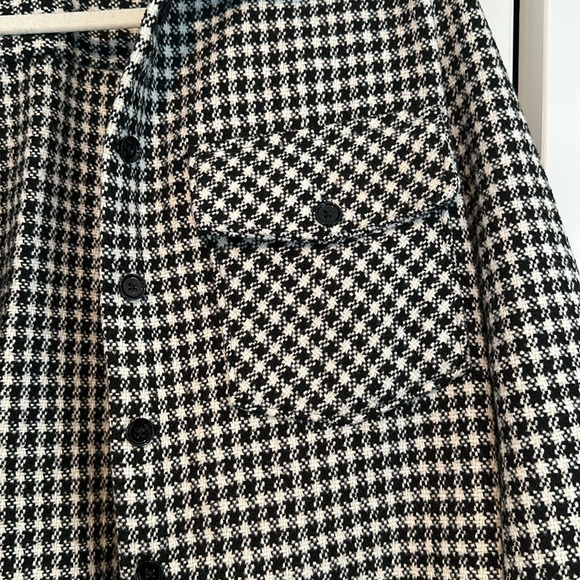 Express Shacket - Picture 3 of 3